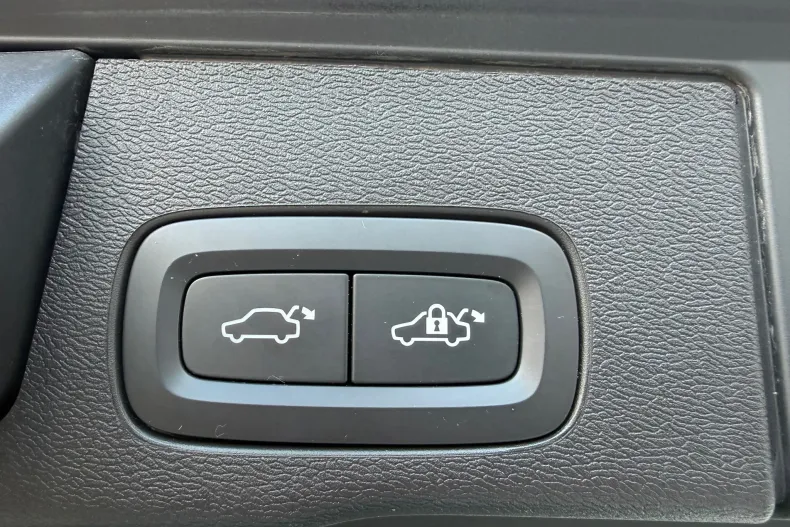 Volvo XC60 din 2022 cu 102.545 km - oferta VOL240771 - foto 26