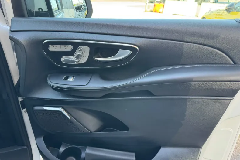 Mercedes-Benz V 300 (Clasa V) din 2020 cu 134.228 km - oferta MER240786 - foto 3