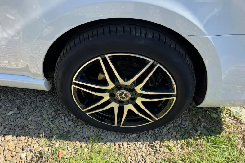 Mercedes-Benz V 300 (Clasa V) din 2020 cu 134.228 km - oferta MER240786 - foto 30