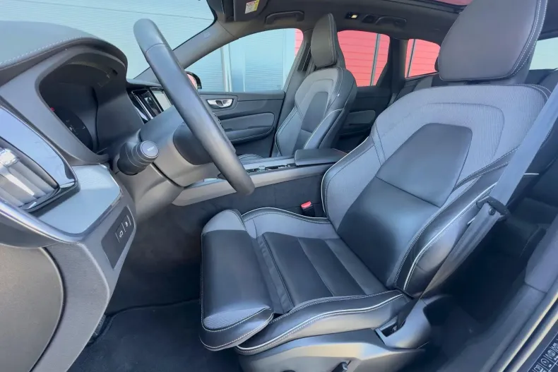 Volvo XC60 din 2023 cu 102.061 km - oferta VOL240808 - foto 13