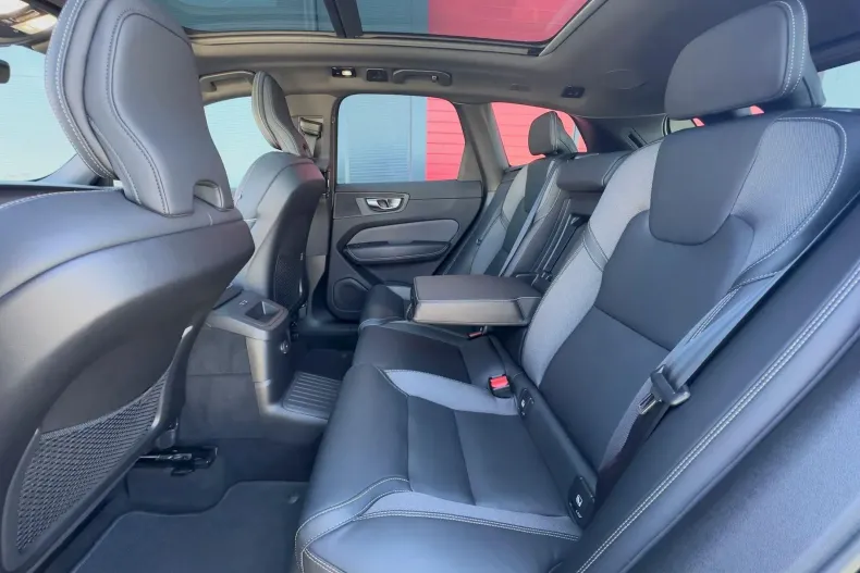Volvo XC60 din 2023 cu 102.061 km - oferta VOL240808 - foto 15
