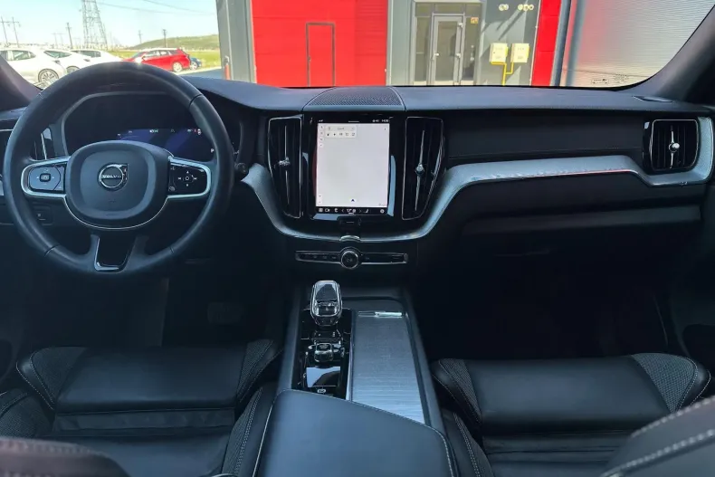 Volvo XC60 din 2023 cu 102.061 km - oferta VOL240808 - foto 24