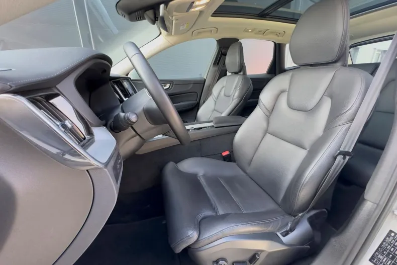 Volvo XC60 din 2022 cu 100.186 km - oferta VOL240810 - foto 13
