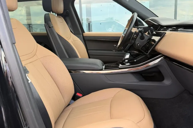 Land Rover Range Rover Sport din 2025 cu 12.000 km - oferta LAN240822 - foto 3