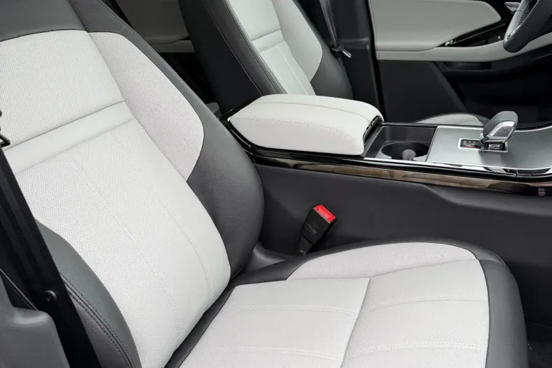Land Rover Range Rover Evoque din 2024 cu 3.500 km - oferta LAN240832 - foto 5