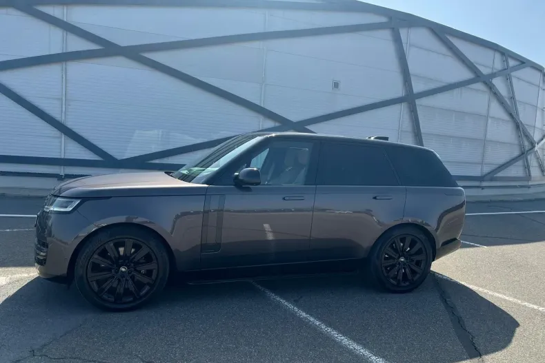 Land Rover Range Rover din 2023 cu 19.000 km - oferta LAN240833 - foto 1