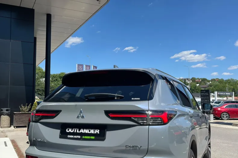 Mitsubishi Outlander din 2026 cu 2.510 km - oferta MIT240839 - foto 3