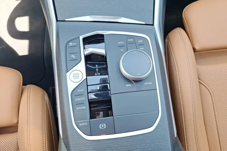 BMW 318d (Seria 3) din 2025 cu 5.800 km - oferta BMW240850 - foto 9
