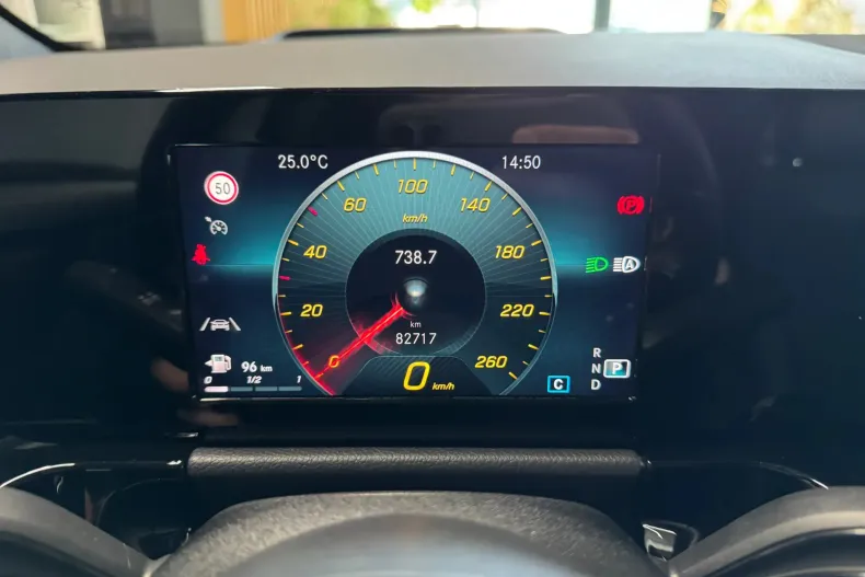Mercedes-Benz GLA 180 (Clasa GLA) din 2021 cu 82.717 km - oferta MER240856 - foto 15