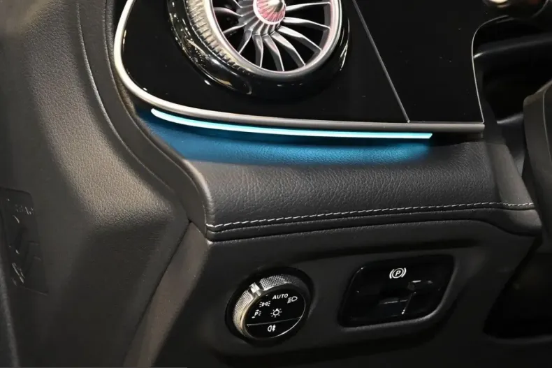 Mercedes-Benz EQE (Clasa E) din 2025 cu 3.818 km - oferta MER240871 - foto 19