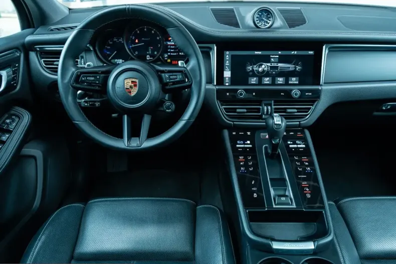 Porsche Macan din 2023 cu 25.000 km - oferta POR240878 - foto 11