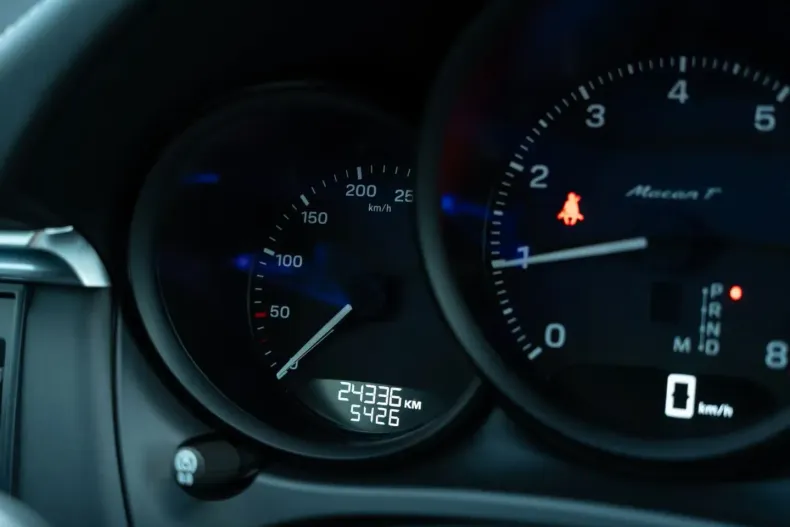 Porsche Macan din 2023 cu 25.000 km - oferta POR240878 - foto 19