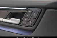 Porsche Macan din 2024 cu 30.930 km - oferta POR240893 - foto 31