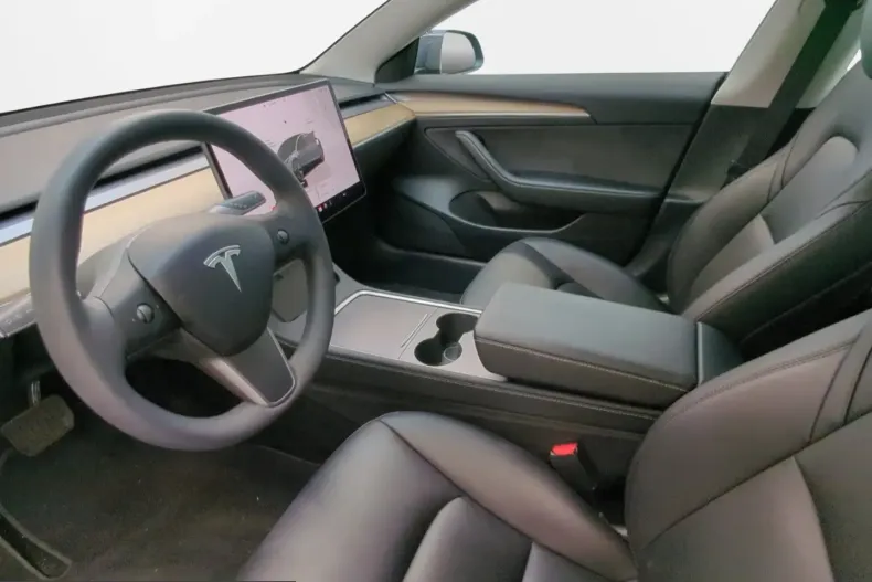 Tesla Model 3 din 2023 cu 75.940 km - oferta TES240901 - foto 6