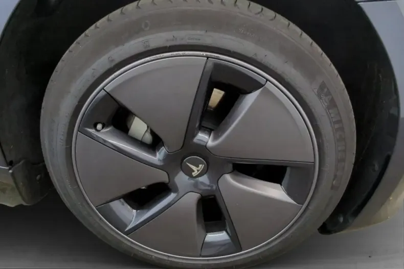 Tesla Model 3 din 2023 cu 75.940 km - oferta TES240901 - foto 11