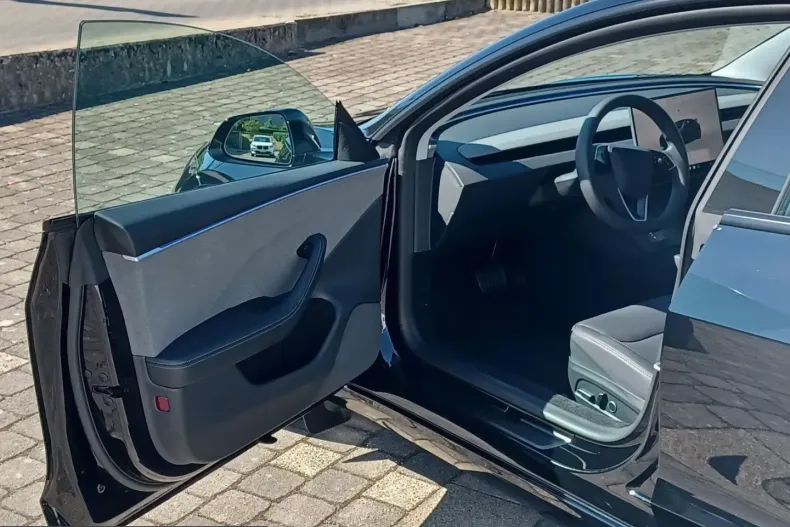 Tesla Model 3 din 2025 cu 25.900 km - oferta TES240904 - foto 4