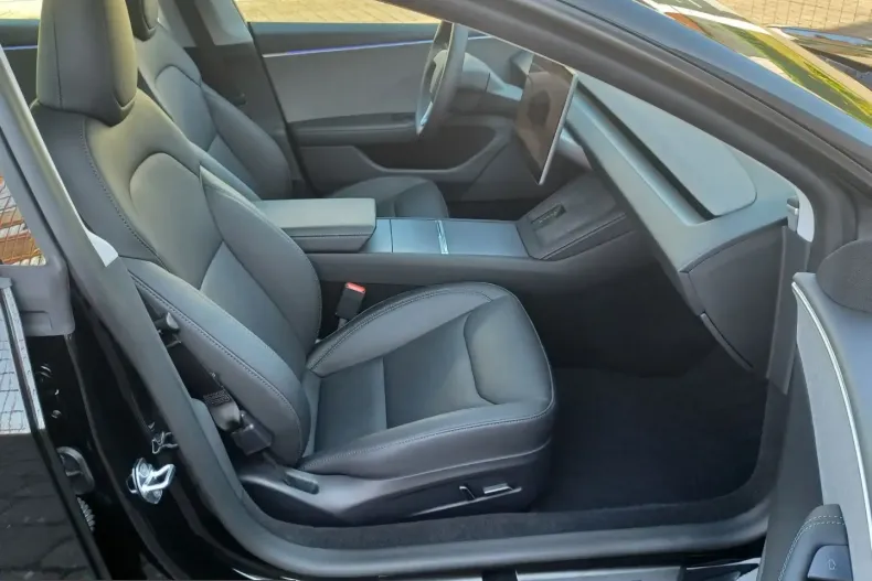 Tesla Model 3 din 2025 cu 25.900 km - oferta TES240904 - foto 6