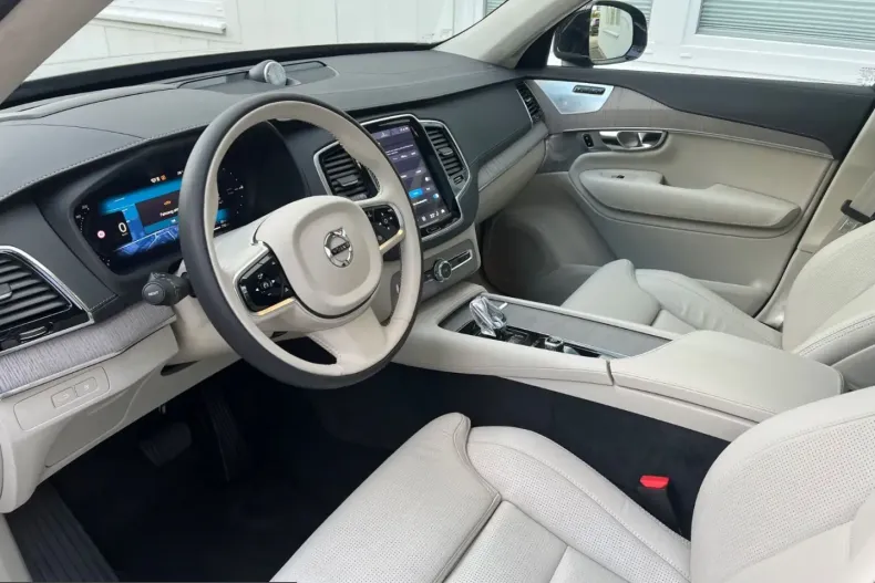 Volvo XC90 din 2024 cu 8.900 km - oferta VOL240916 - foto 9