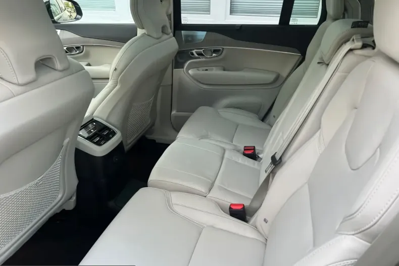 Volvo XC90 din 2024 cu 8.900 km - oferta VOL240916 - foto 13