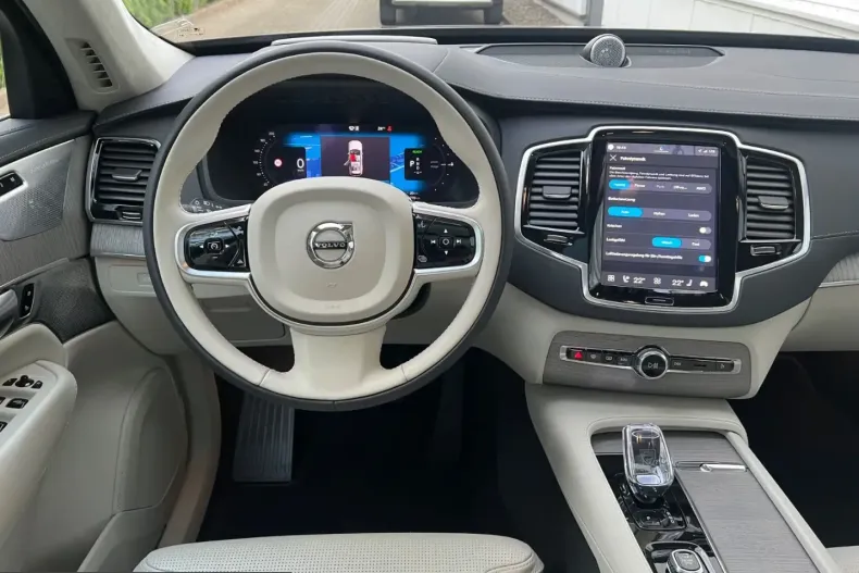 Volvo XC90 din 2024 cu 8.900 km - oferta VOL240916 - foto 14
