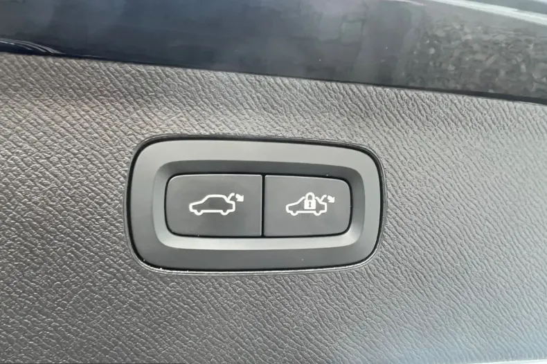 Volvo XC90 din 2024 cu 8.900 km - oferta VOL240916 - foto 18