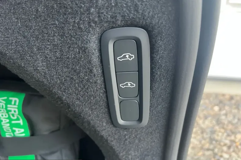 Volvo XC90 din 2024 cu 8.900 km - oferta VOL240916 - foto 19