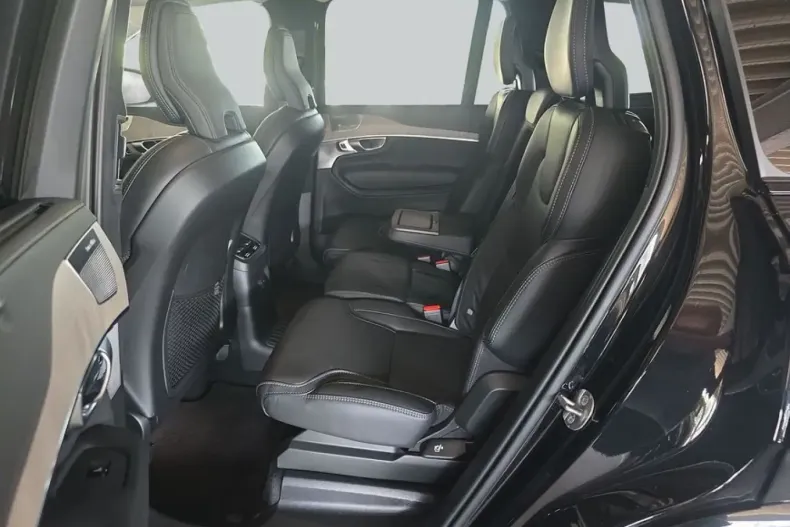 Volvo XC90 din 2024 cu 33.609 km - oferta VOL240918 - foto 10