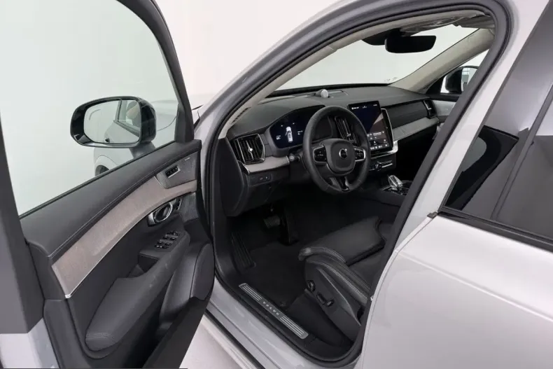 Volvo XC90 din 2025 cu 17.104 km - oferta VOL240919 - foto 11