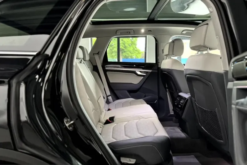 Volkswagen Touareg din 2024 cu 26.000 km - oferta VOL240922 - foto 11