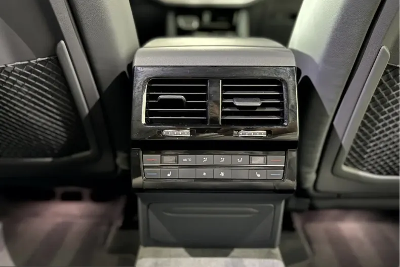 Volkswagen Touareg din 2024 cu 26.000 km - oferta VOL240922 - foto 18
