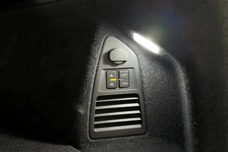 Volkswagen Touareg din 2024 cu 26.000 km - oferta VOL240922 - foto 19