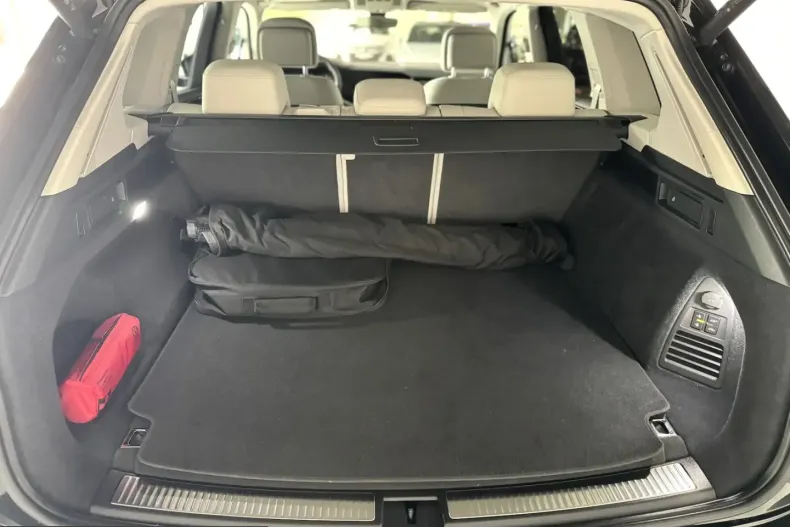 Volkswagen Touareg din 2024 cu 26.000 km - oferta VOL240922 - foto 20
