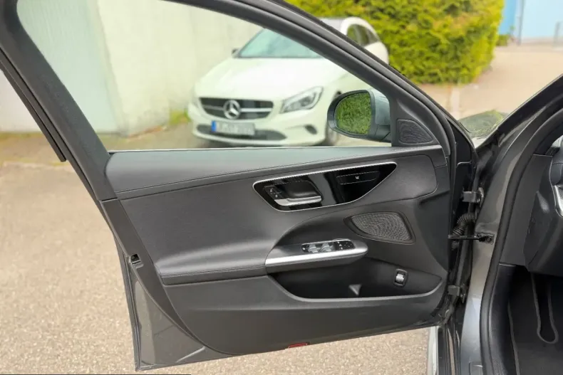 Mercedes-Benz C 200 (Clasa C) din 2021 cu 33.000 km - oferta MER240935 - foto 14