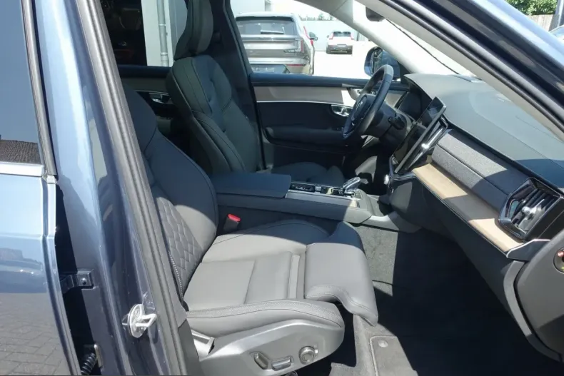 Volvo XC90 din 2025 cu 19.360 km - oferta VOL240936 - foto 9