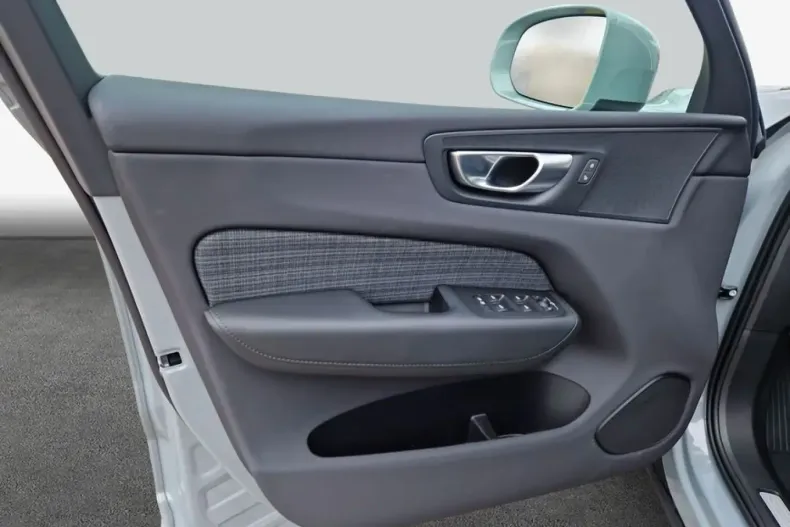Volvo XC60 din 2024 cu 17.045 km - oferta VOL240937 - foto 13