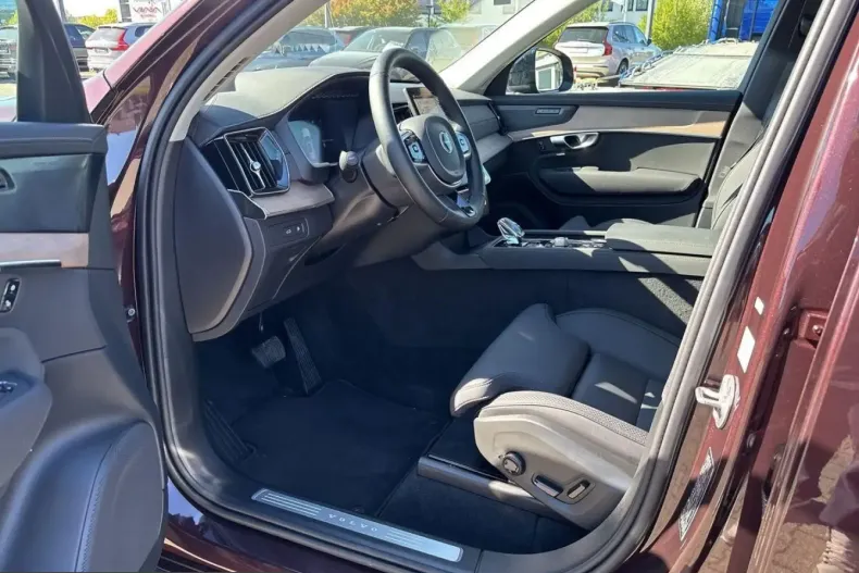 Volvo XC90 din 2025 cu 20.901 km - oferta VOL240939 - foto 11