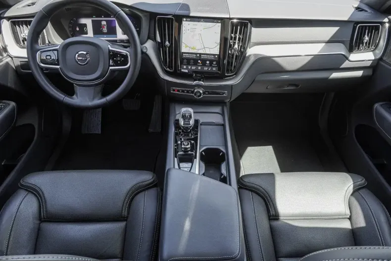 Volvo XC60 din 2024 cu 21.157 km - oferta VOL240943 - foto 7