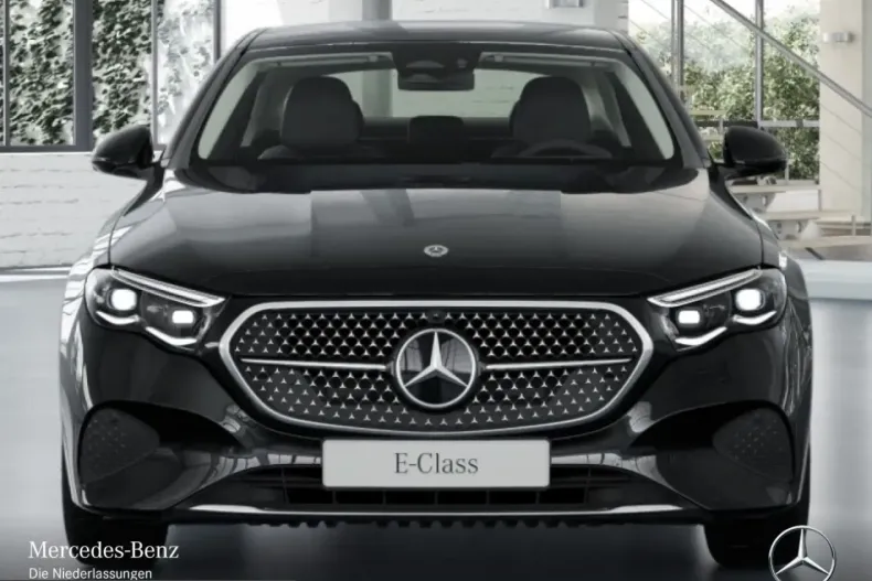 Mercedes-Benz E 220 (Clasa E) din 2025 cu 10.866 km - oferta MER240945 - foto 3