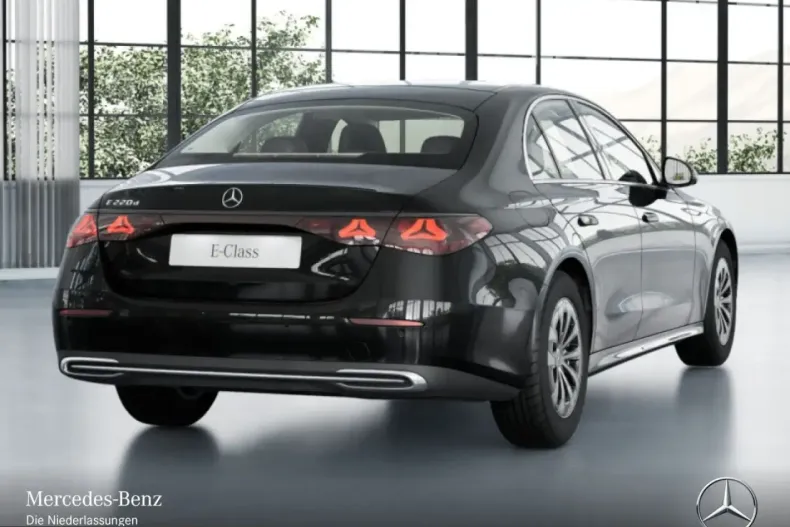 Mercedes-Benz E 220 (Clasa E) din 2025 cu 10.866 km - oferta MER240945 - foto 8