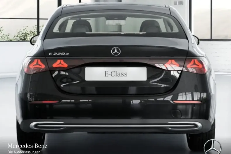 Mercedes-Benz E 220 (Clasa E) din 2025 cu 10.866 km - oferta MER240945 - foto 9