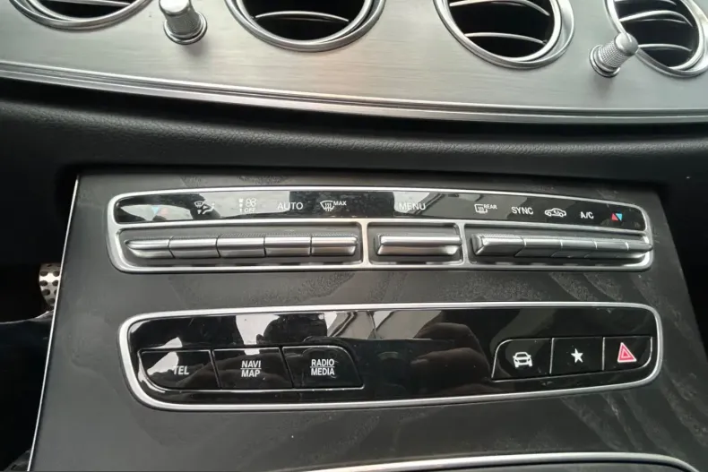 Mercedes-Benz E 220 (Clasa E) din 2024 cu 65.239 km - oferta MER240948 - foto 22