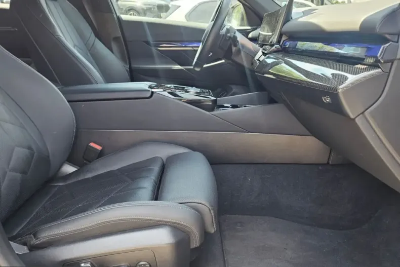BMW 520 (Seria 5) din 2025 cu 23.256 km - oferta BMW240954 - foto 10