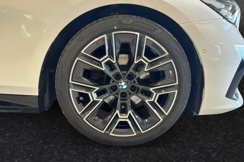 BMW 520 (Seria 5) din 2025 cu 17.379 km - oferta BMW240958 - foto 4