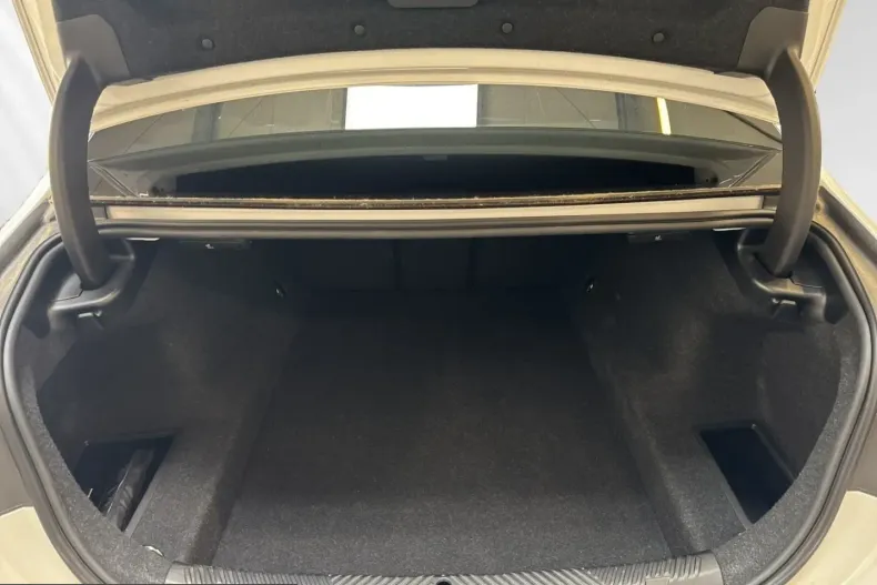 BMW 520 (Seria 5) din 2025 cu 17.379 km - oferta BMW240958 - foto 11