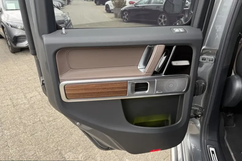 Mercedes-Benz G 450 (Clasa G) din 2025 cu 23.458 km - oferta MER240962 - foto 11