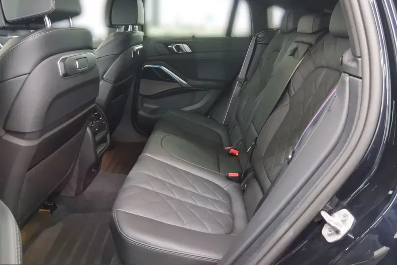 BMW X6 (Seria X) din 2025 cu 14.431 km - oferta BMW240975 - foto 11
