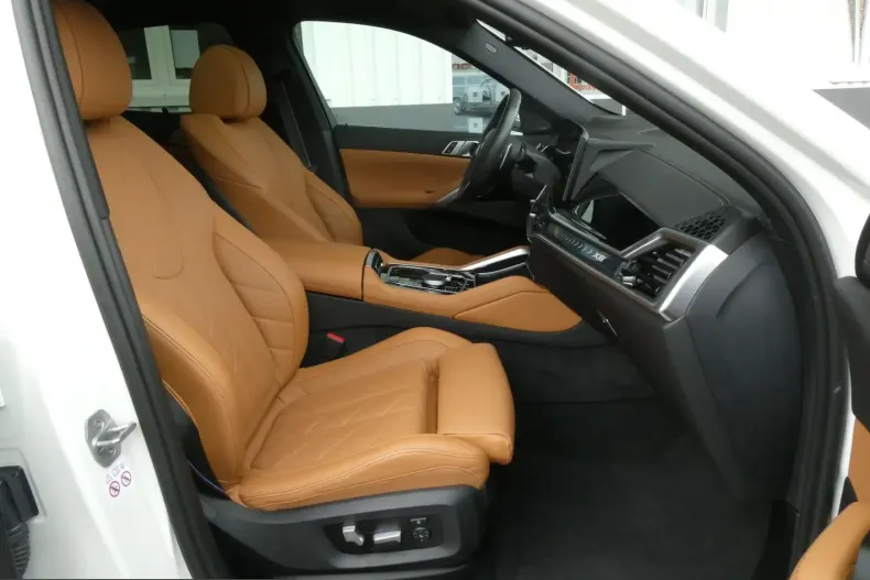 BMW X6 (Seria X) din 2024 cu 43.247 km - oferta BMW240981 - foto 13