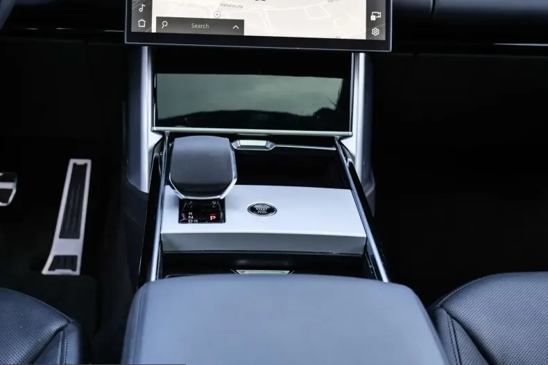 Land Rover Range Rover din 2025 cu 37.547 km - oferta LAN240987 - foto 15