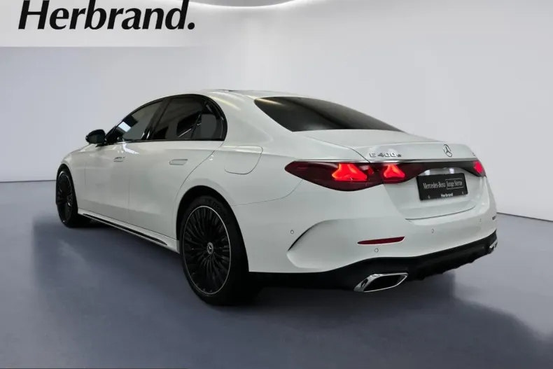 Mercedes-Benz E 400 (Clasa E) din 2025 cu 16.500 km - oferta MER240994 - foto 4