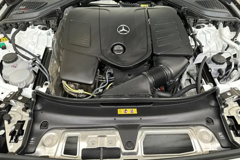 Mercedes-Benz E 400 (Clasa E) din 2025 cu 16.500 km - oferta MER240994 - foto 7